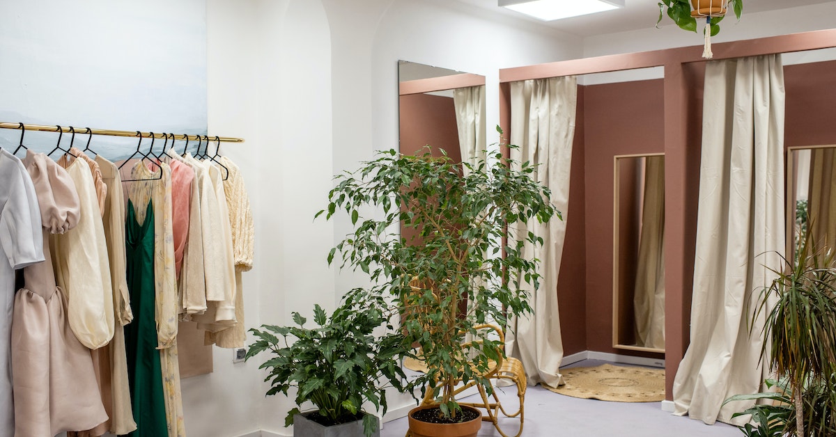 Start an Online Clothing Store