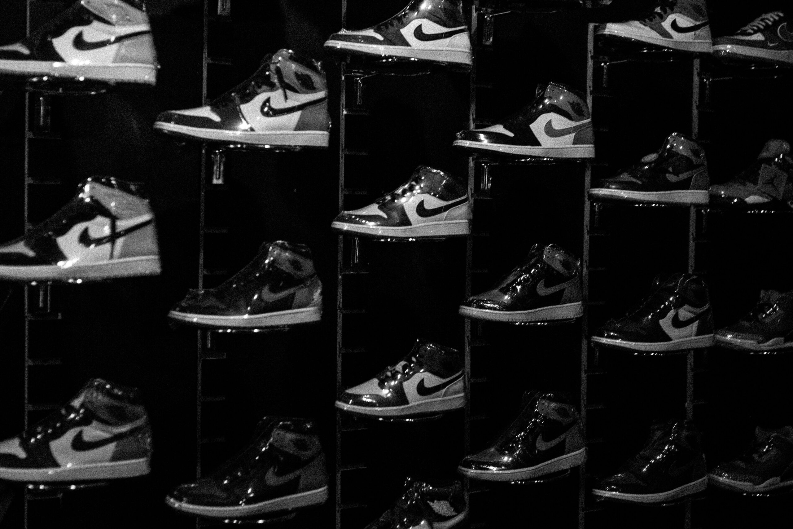 How to Sell Shoes Online: The Ultimate Guide for Beginners